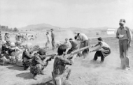Kurd çima ji kujerên xwe hezdikin!