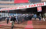 Türkiye’de siyaset yalan ile beslenir