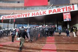 Türkiye’de siyaset yalan ile beslenir
